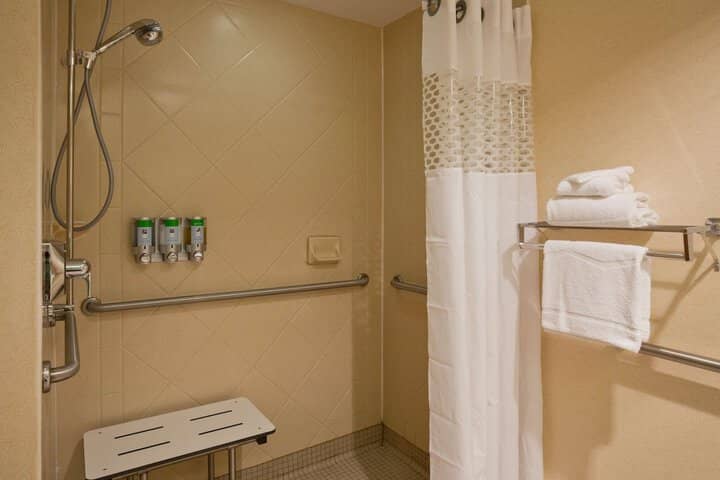 Room 16 of 25
