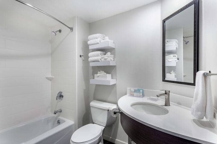 Room 15 of 25