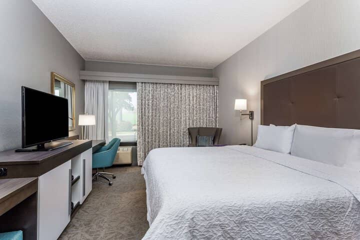 Room 11 of 25