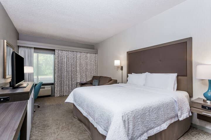 Room 9 of 25