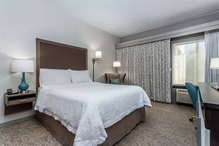 Room 12 of 25